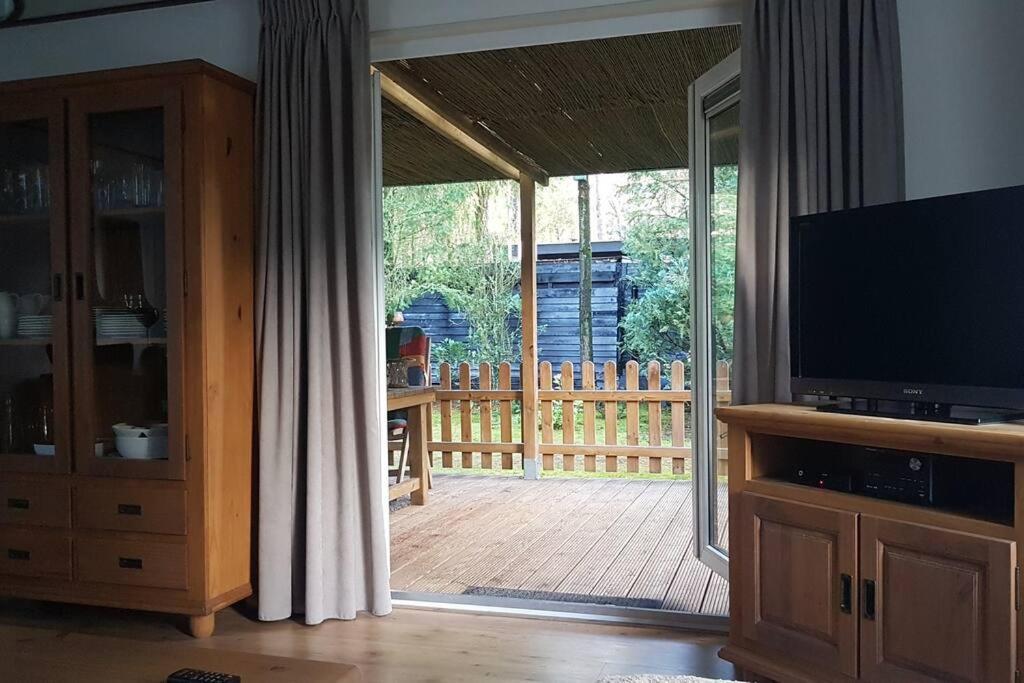 Mooi Chalet Met Grote Tuin Op Een 4 Sterren Park. Doornspijk Buitenkant foto