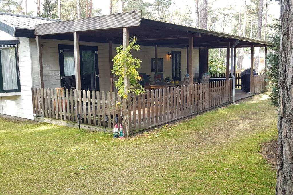 Mooi Chalet Met Grote Tuin Op Een 4 Sterren Park. Doornspijk Buitenkant foto